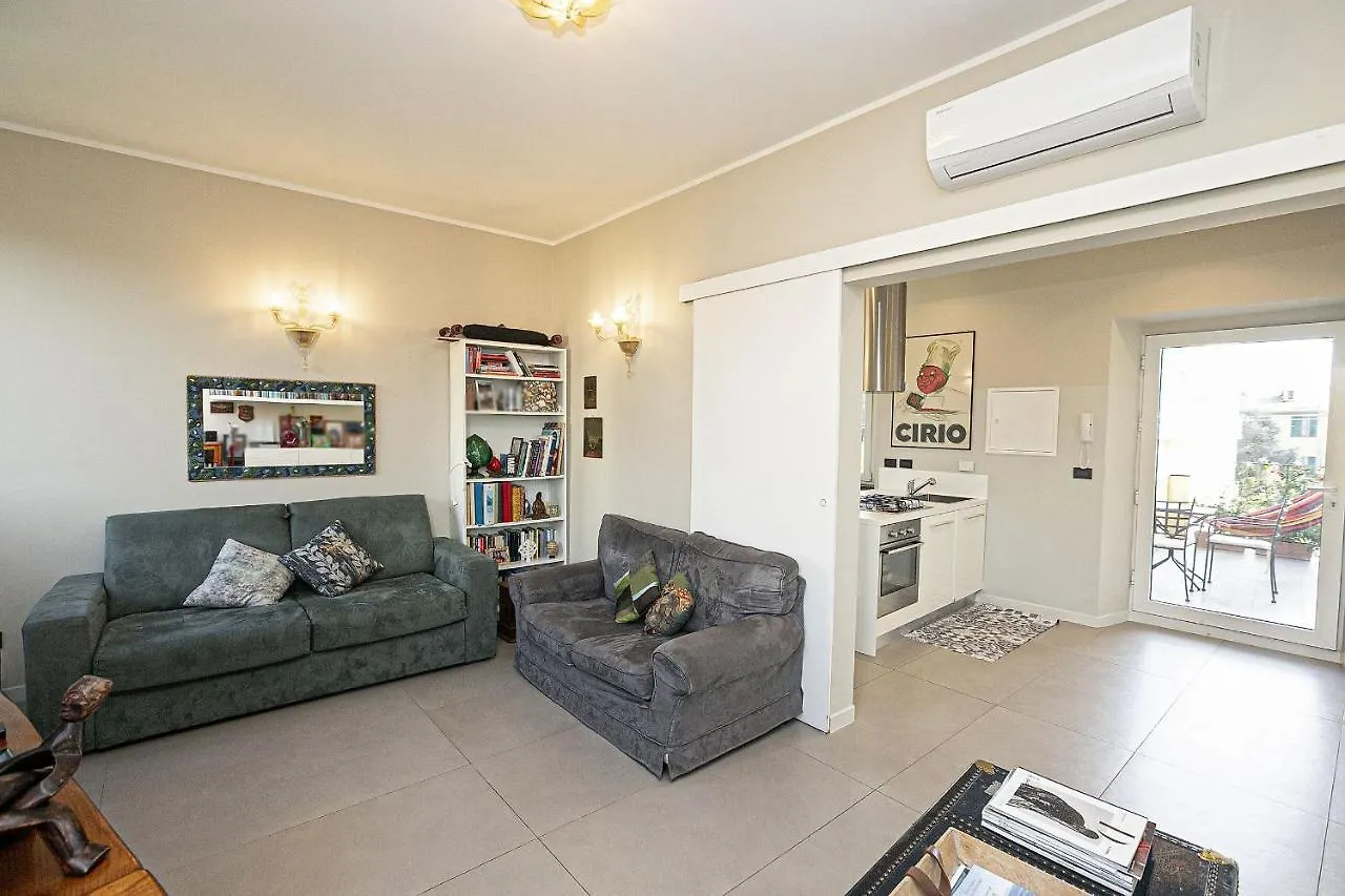 Camera Sopra Il Parco A 2 Passi Dal Mare Genoa Homestay