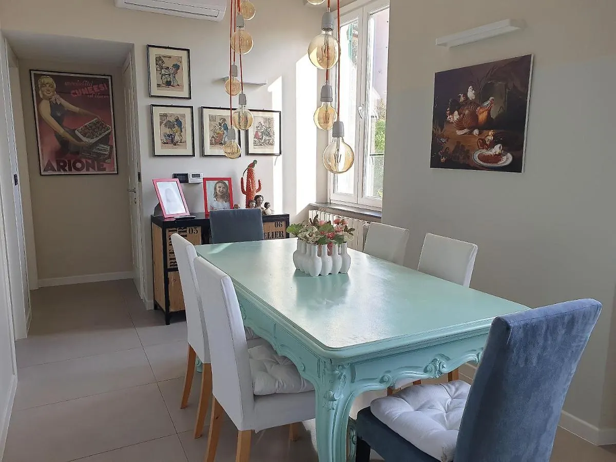 Homestay Camera Sopra Il Parco A 2 Passi Dal Mare Genoa Italy
